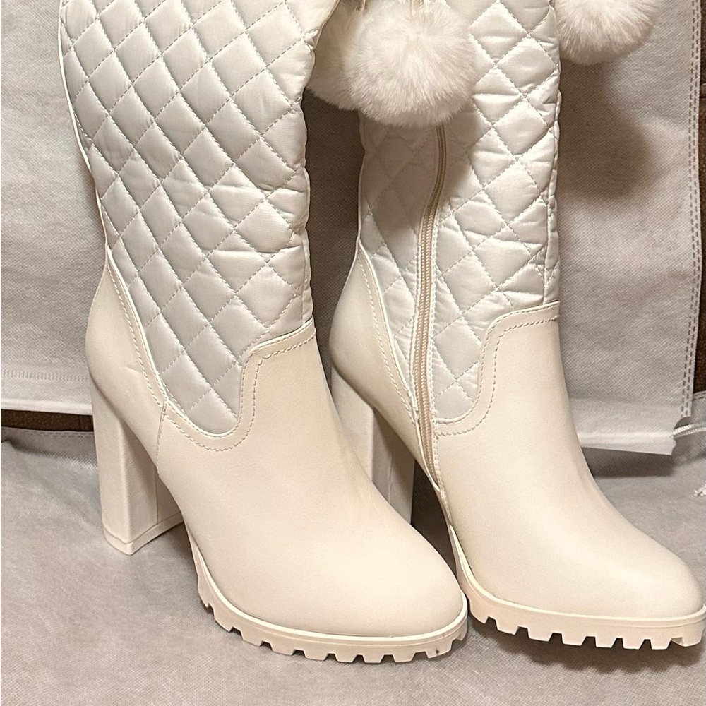 Chic White Quilted Women's Winter Boots - Picture 4 of 7